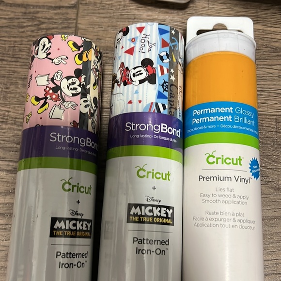 Cricut Disney Bundle - Picture 6 of 8